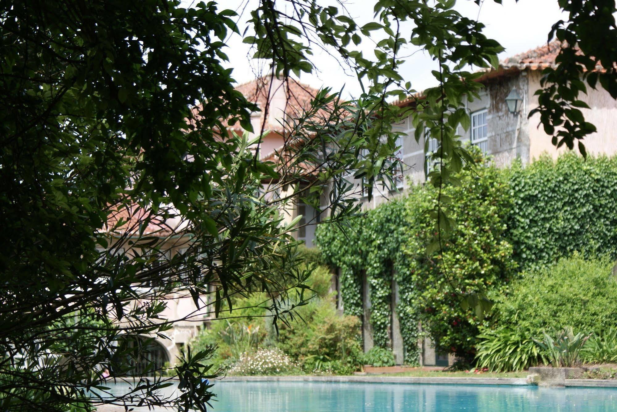 Casa Dos Assentos De Quintiaes Bed & Breakfast บาร์เซลอส ภายนอก รูปภาพ