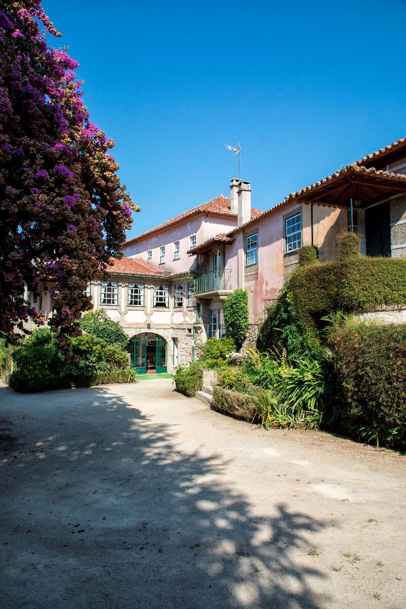 Casa Dos Assentos De Quintiaes Bed & Breakfast บาร์เซลอส ภายนอก รูปภาพ